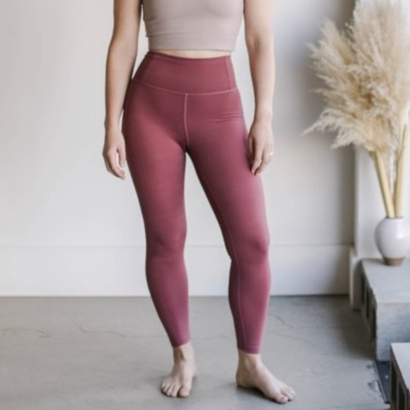 NWT Girlfriend Collective Float High Rise Leggings 7/8 in Fig - Picture 2 of 9